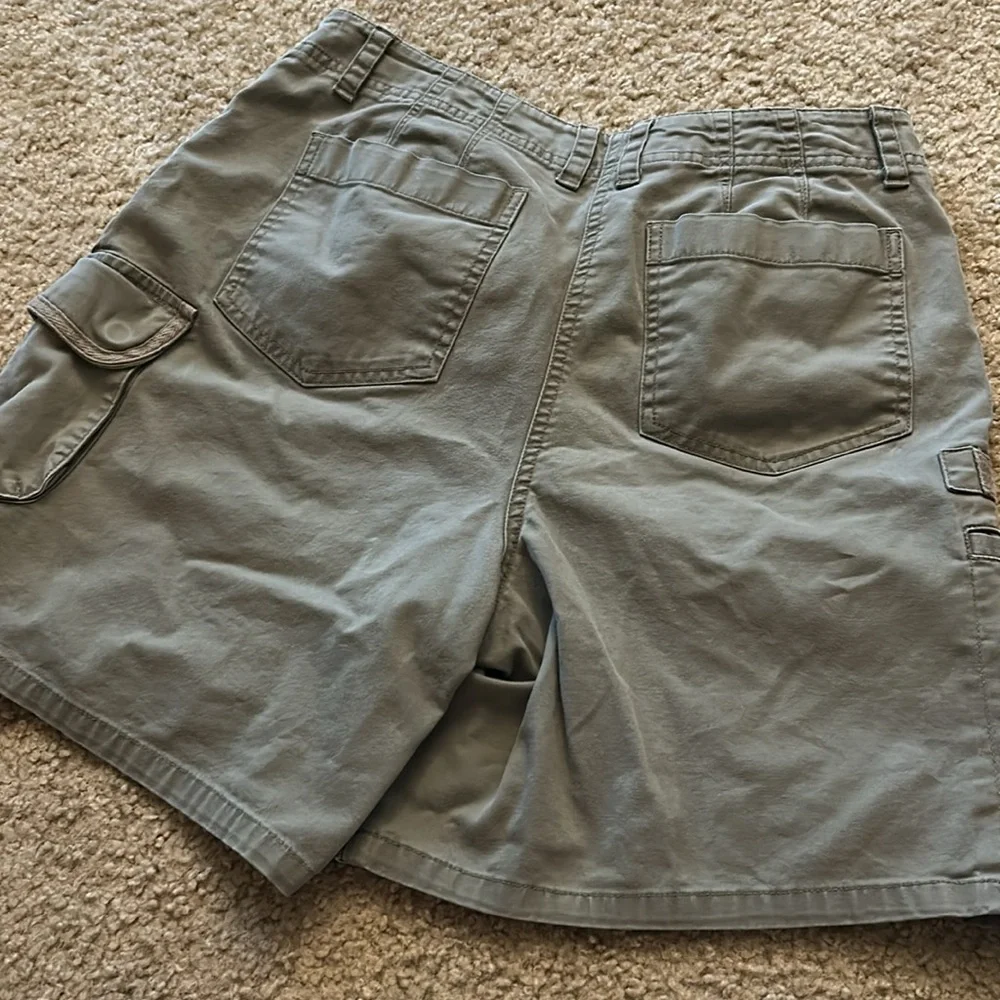 Talbots Cargo Shorts - Picture 3 of 3